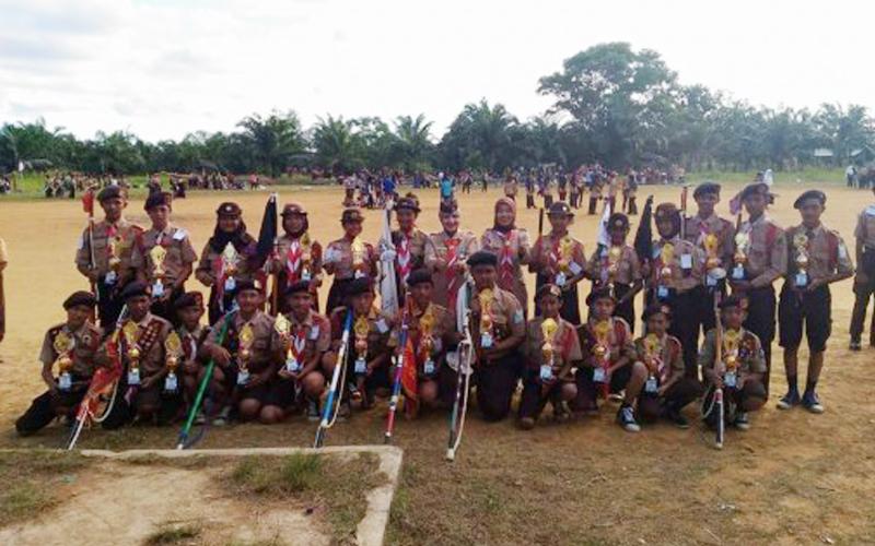 Wakil Walikota Bengkulu Ir. Patriana Sosialinda selaku ketua kwartir cabang gerakan pramuka 0407 Kota Bengkulu sore tadi Minggu (11/09/2016) menutup lomba jambore pramuka