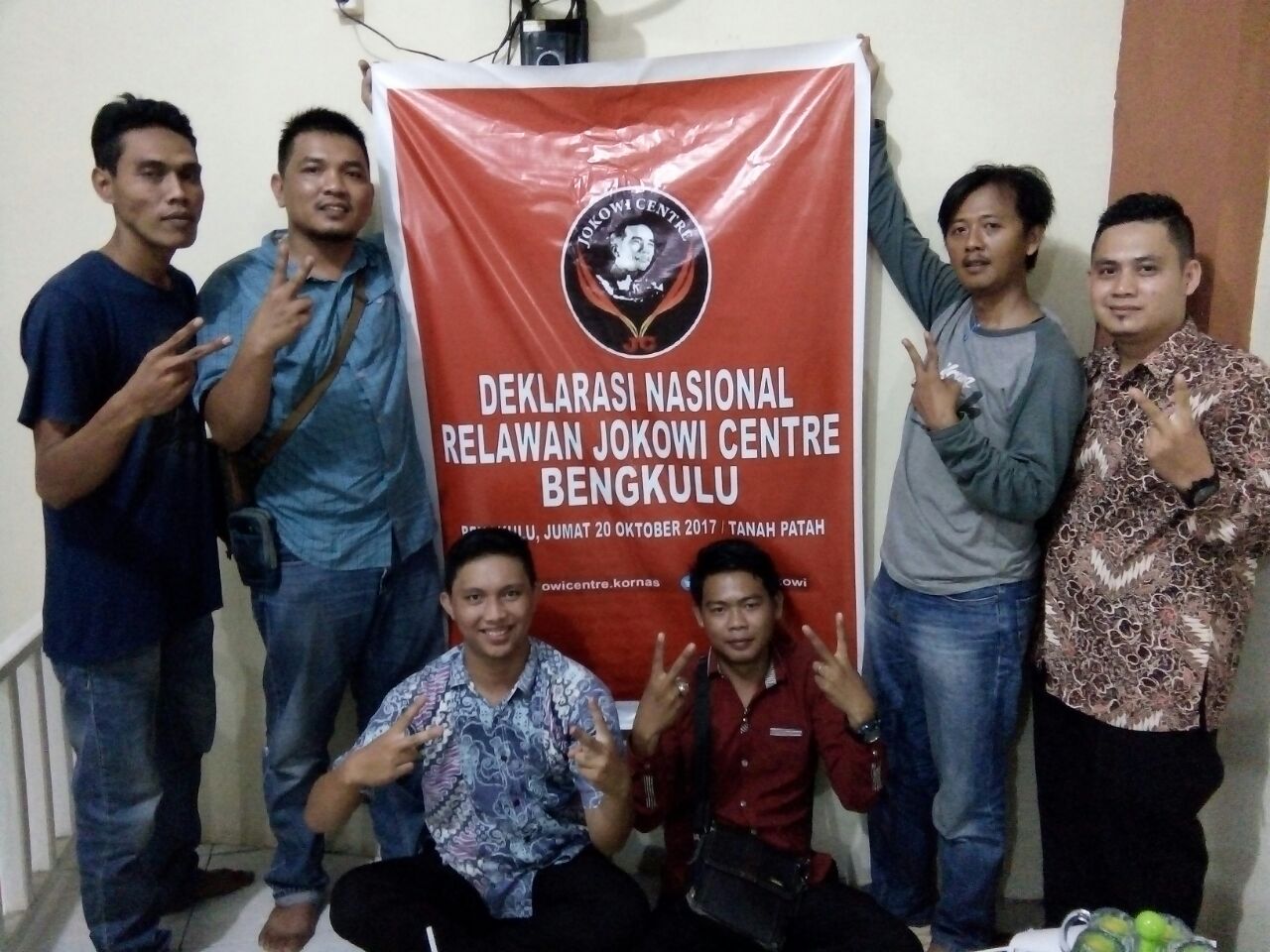 Akademisi, budayawan, intelektual dan praktisi mendeklarasikan diri membentuk Relawan Joko Widodo (Jokowi). 