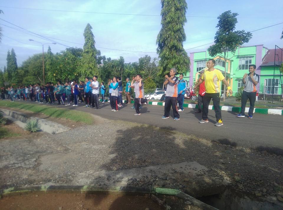 Nampak aktifitas senam "syariah Sehat"