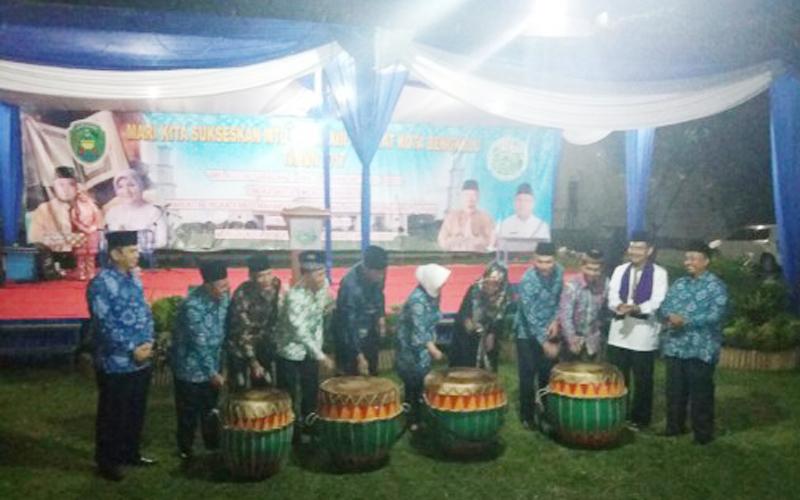 Wakil Walikota Bengkulu Patriana Sosialinda resmi membuka Musabaqoh Tilawatil Quran (MTQ) ke XXXIII di Masjid Akbar At – Taqwa