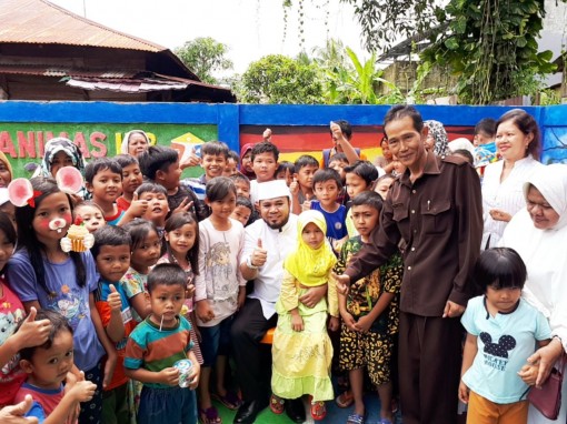 Walikota Berphoto bersama masyarakat 