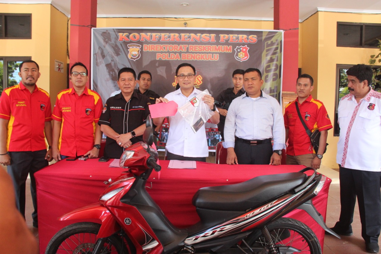 Hukum