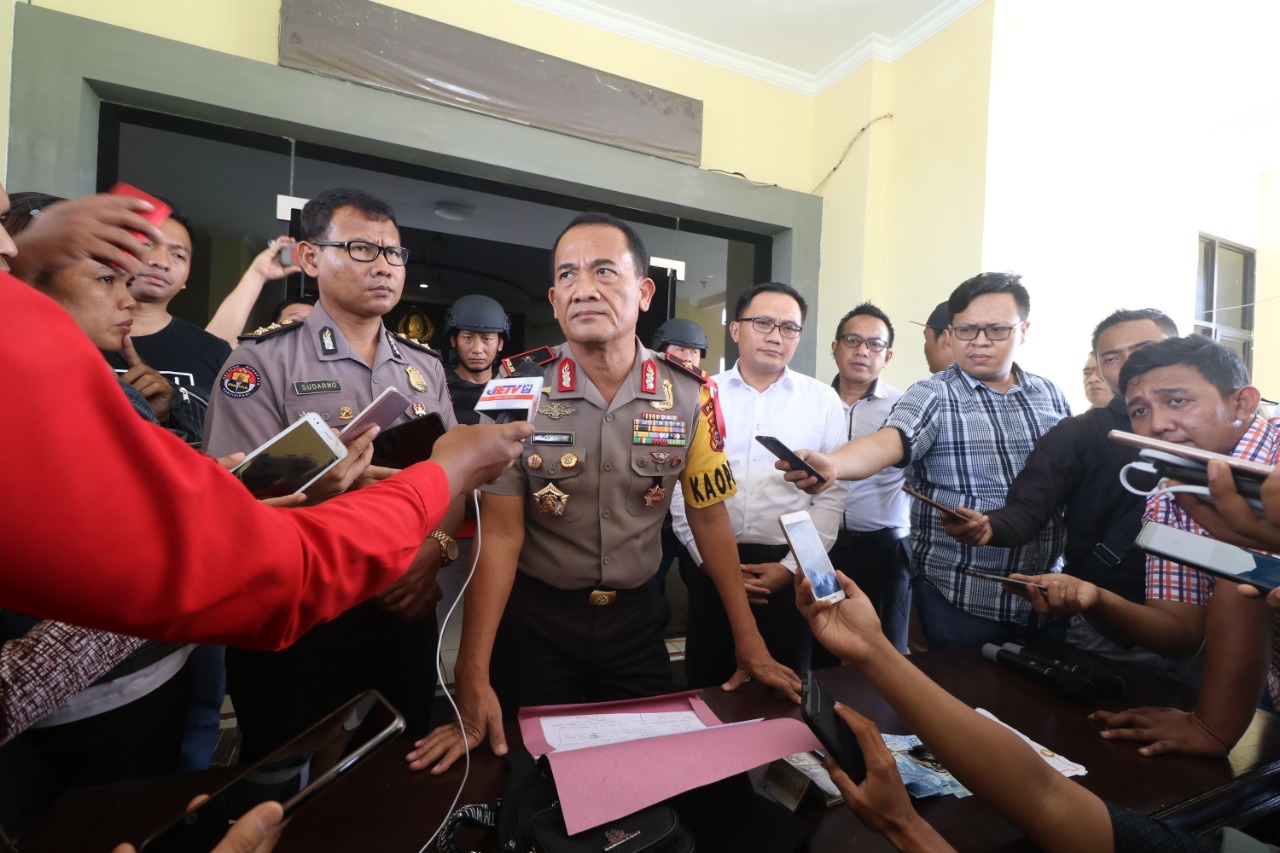 Hukum