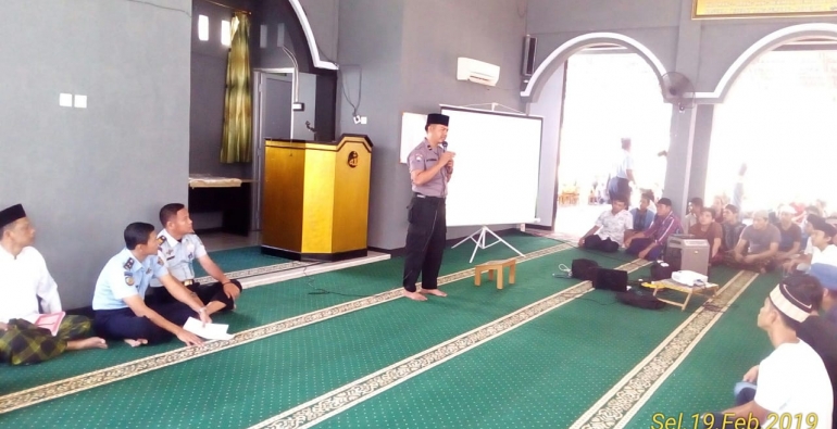 Hukum