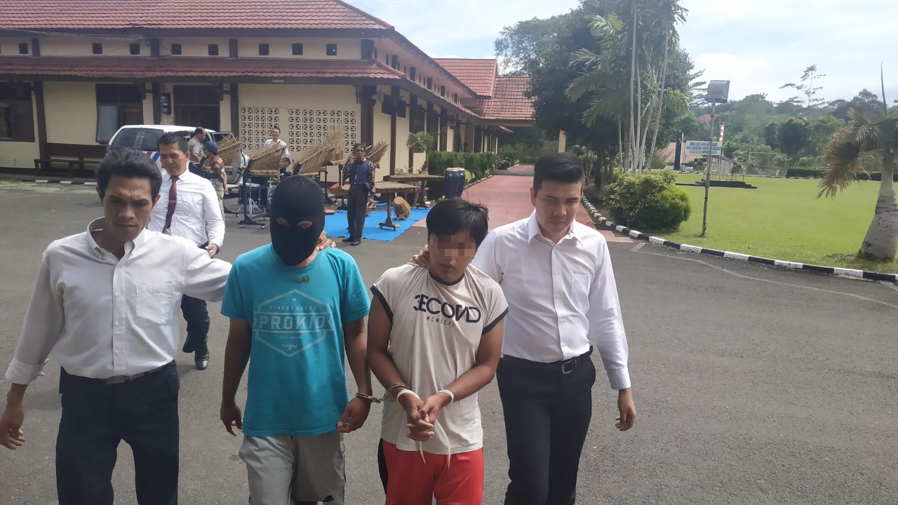 Hukum
