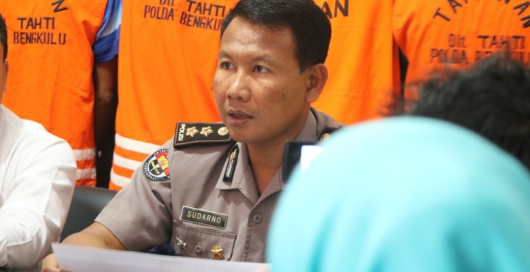Hukum