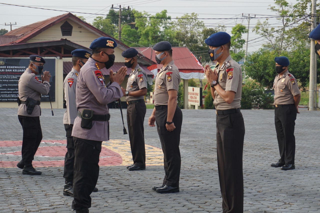 Hukum