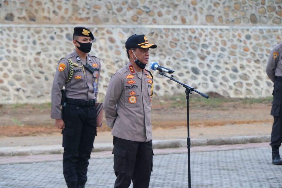 Hukum