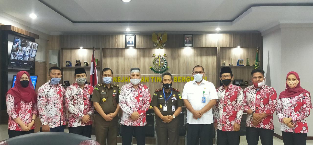 Hukum