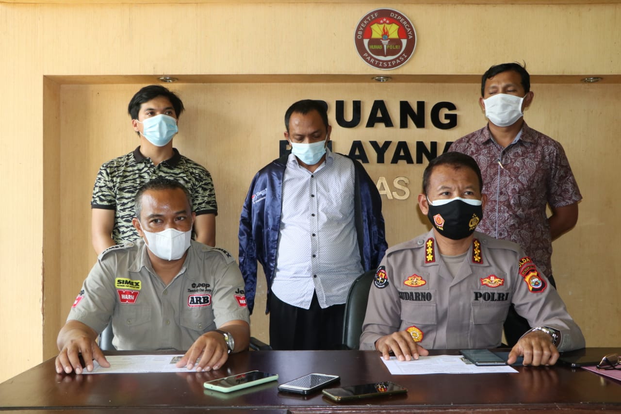 Hukum