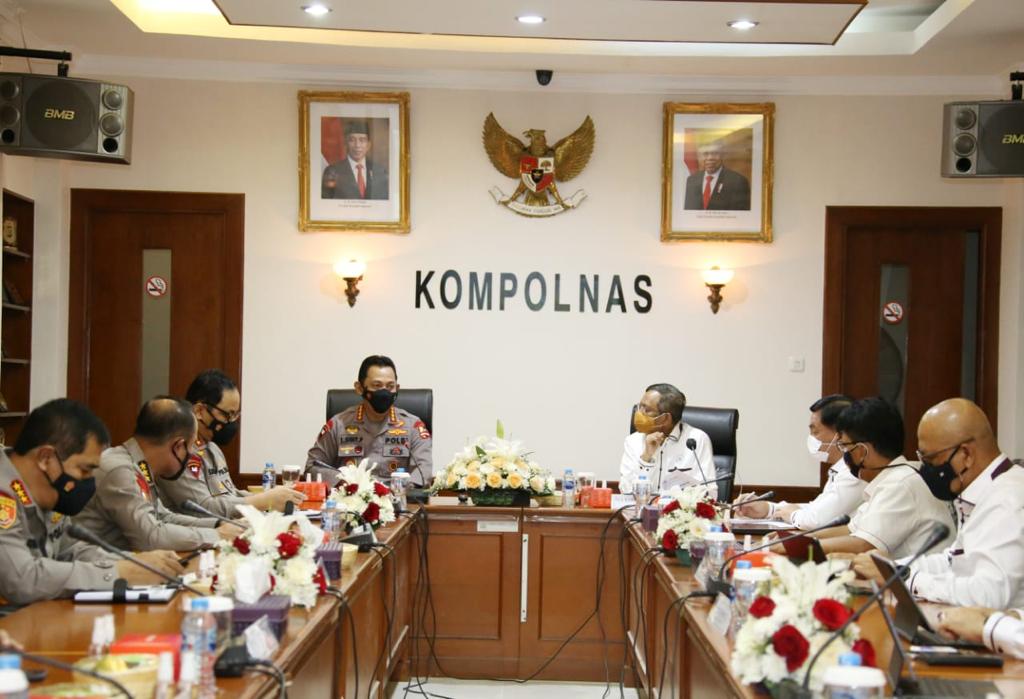 Hukum