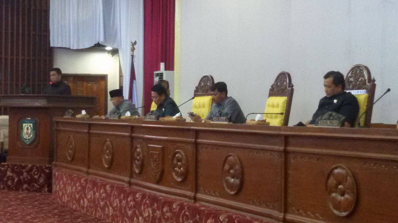 Penyampaian pandangan fraksi 