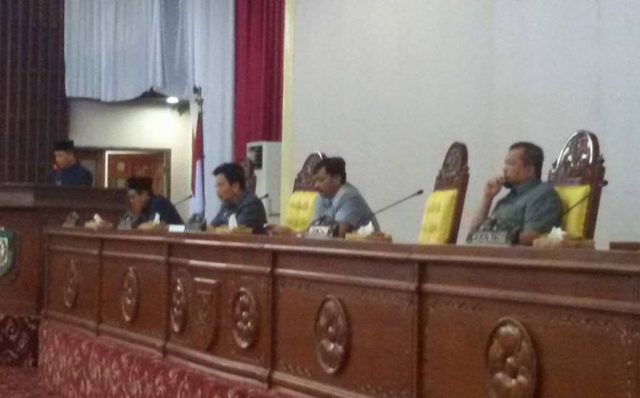 Pansus menyampaikan hasil pembahasan kepada peserta rapat paripurna