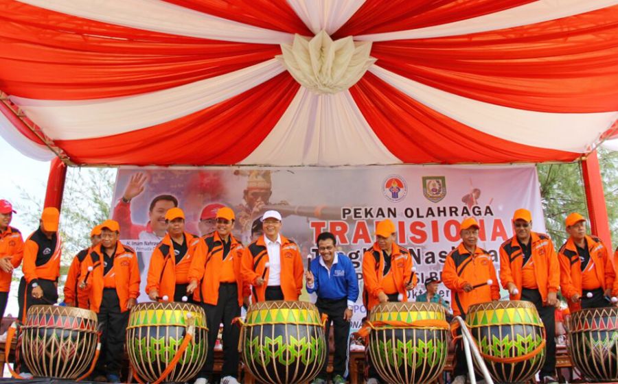 1 -Pembukaan Pekan Olahraga Tradisional Tingkat Nasional V  Tahun 2017 dengan Pemukulan Dol