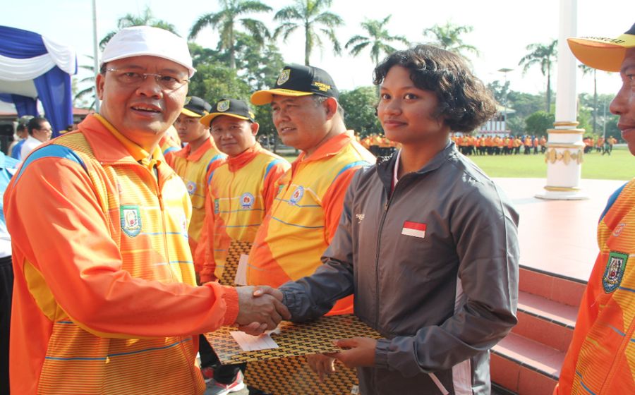 Plt Gubernur saat melepas Kontingen ke POPNAS Jawa Barat