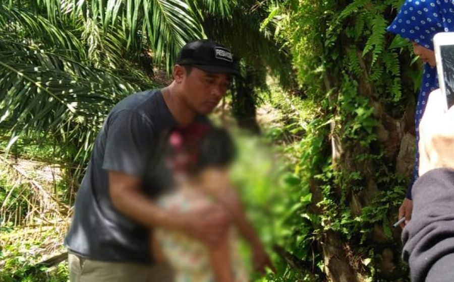 Korban pencabulan dibawa Polisi ke rumah sakit