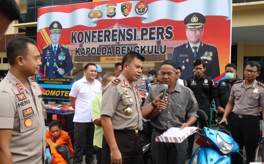 Hukum