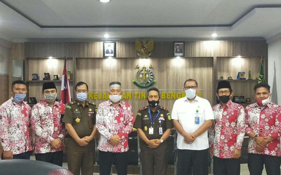 Hukum
