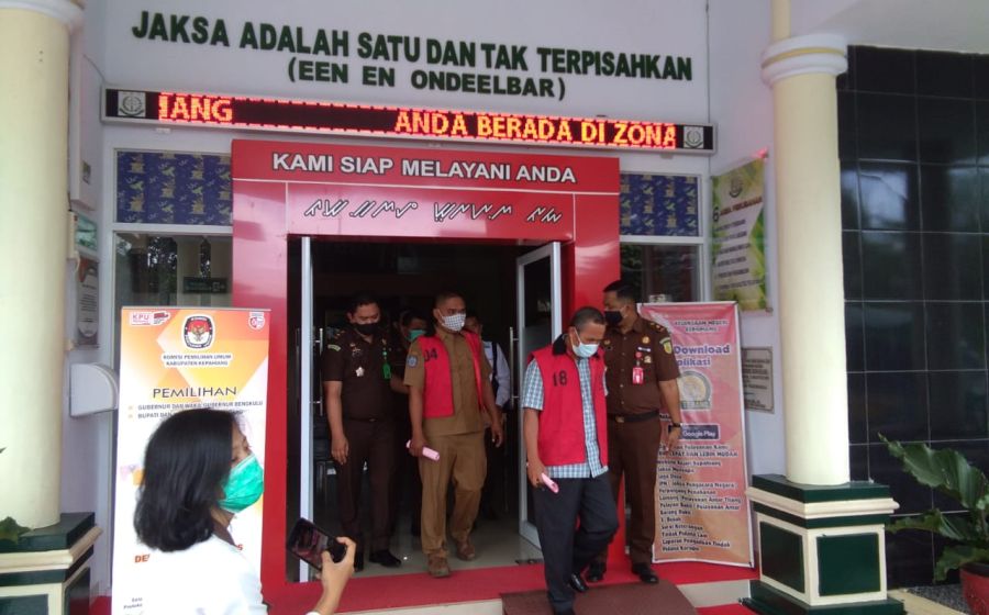 Hukum