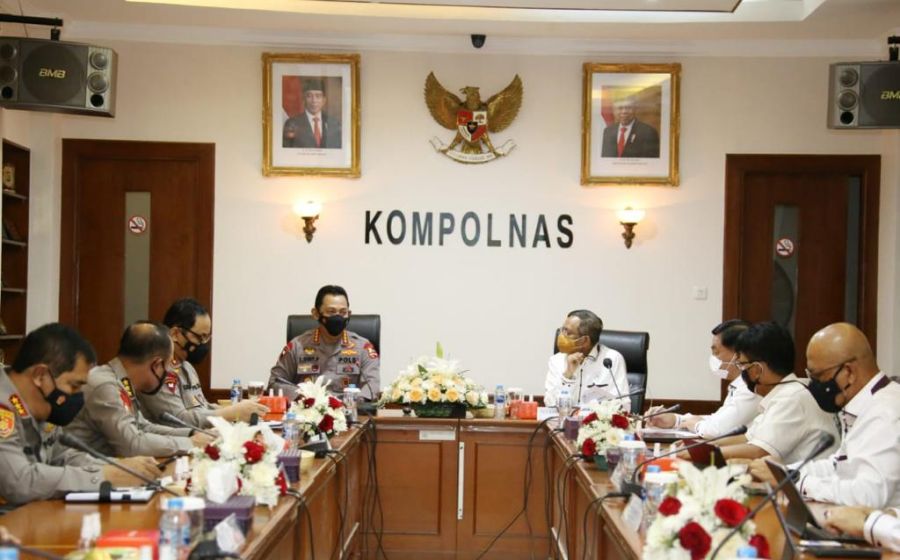 Hukum