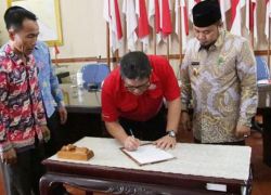 Penandatanganan Memorandum of Understanding (MoU) dilakukan antara PT Cemindo Gemilang dengan Walikota Bengkulu Helmi Hasan