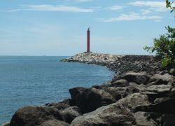 Wisata Lentera Merah 